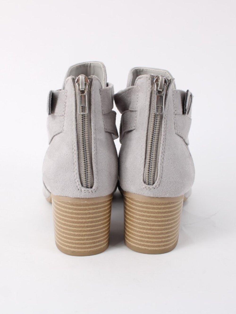 City Classified Heeled Booties Sz 10 Gray Buckled Peep Toe Man Made 2" Bootie - Picture 3 of 8